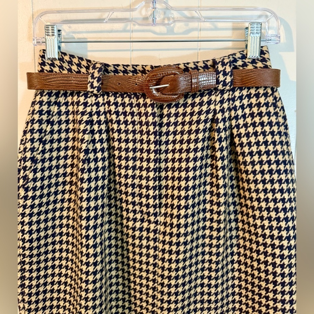 Evan Picone Vintage Houndstooth Patterned Skirt with Belt, Size 6 - Picture 2 of 8